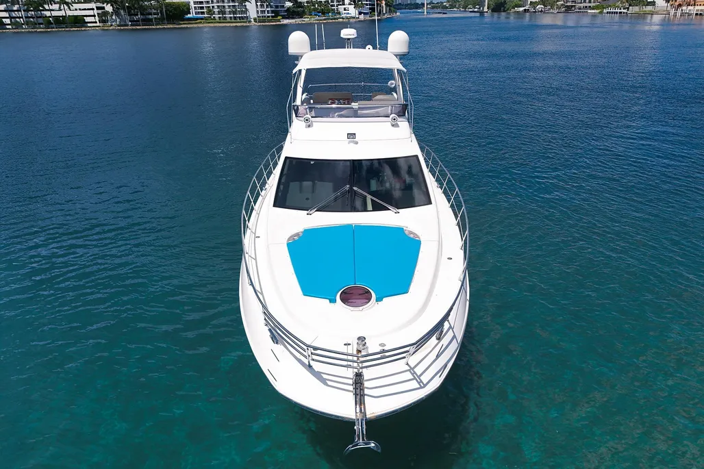 Yacht Photo 38